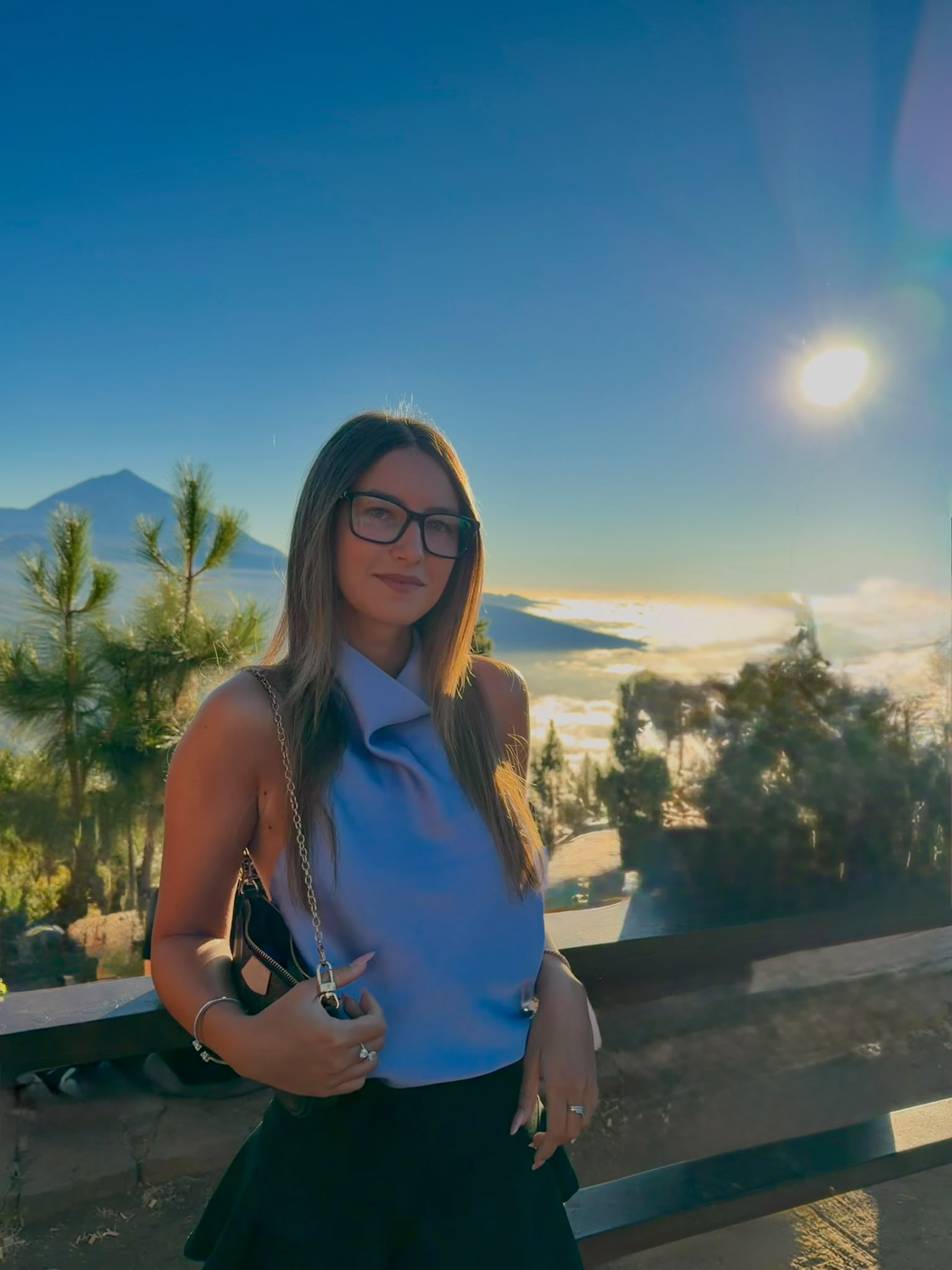 Giada Russi, con le montagne sullo sfondo